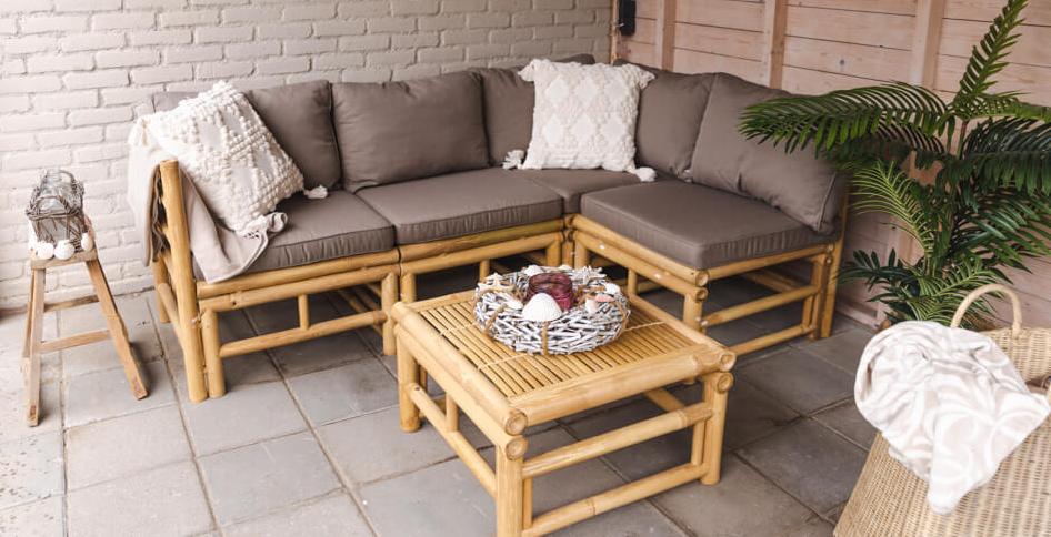 Bamboe loungeset met Ibiza style accessoires